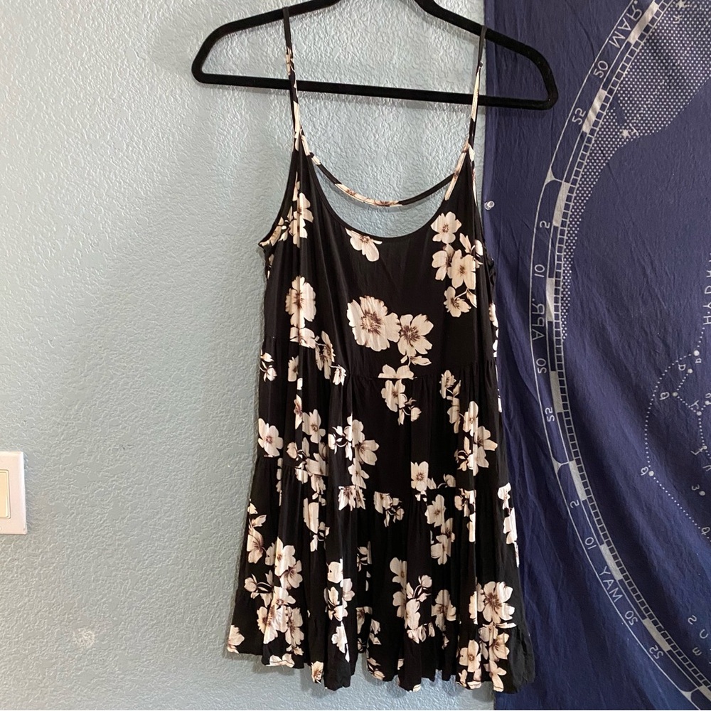 Brandy Melville Jada Dress Black Floral Tiered Ruffle